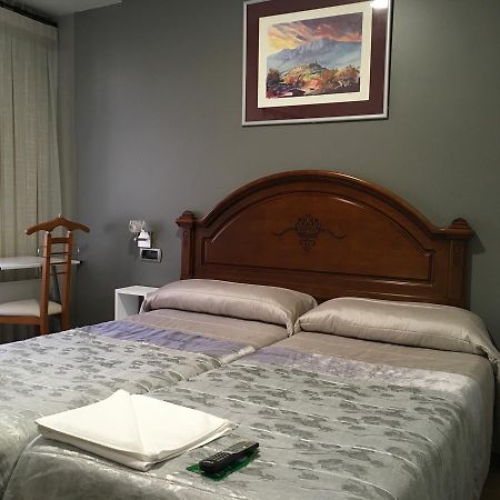 Pension La Redonda Logrono Exterior photo