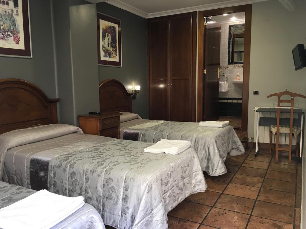Pension La Redonda Logrono Exterior photo